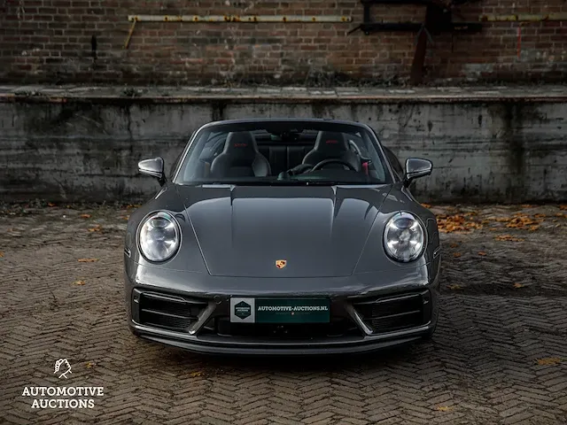 Porsche 911 992 carrera 4 gts 480pk -carbon- 2023 sport-chrono cabriolet -fabrieksgarantie- - afbeelding 77 van  98