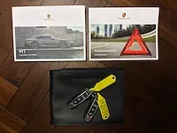 Porsche 911 992 carrera 4 gts 480pk -carbon- 2023 sport-chrono cabriolet -fabrieksgarantie- - afbeelding 93 van  98