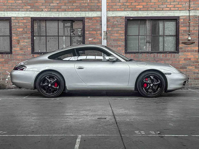 Porsche 911 996 carrera 3.4 300pk 1999 -youngtimer- - afbeelding 35 van  35