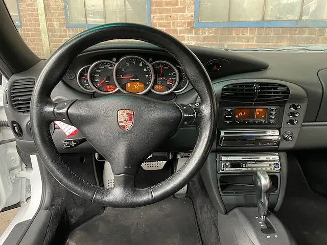 Porsche 911 996 carrera 3.4 300pk 2000 -youngtimer- - afbeelding 21 van  48