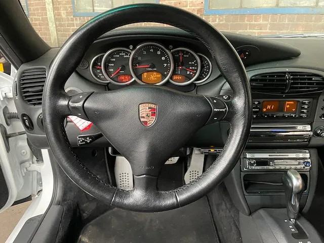 Porsche 911 996 carrera 3.4 300pk 2000 -youngtimer- - afbeelding 22 van  48