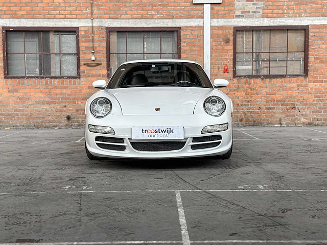 Porsche 911 996 carrera 3.6 320pk 2002 youngtimer - afbeelding 32 van  37
