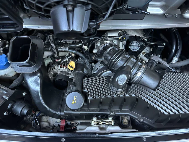 Porsche 911 996 carrera '40 jahre jubiläum' 3.6 345pk 2003 -youngtimer- - afbeelding 24 van  37