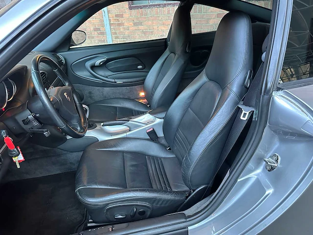 Porsche 911 996 carrera '40 jahre jubiläum' 3.6 345pk 2003 -youngtimer- - afbeelding 26 van  37