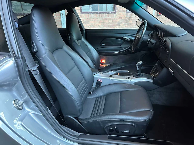 Porsche 911 996 carrera '40 jahre jubiläum' 3.6 345pk 2003 -youngtimer- - afbeelding 28 van  37