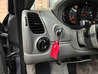 Porsche 911 996 carrera coupe 3.4 handgeschakeld 300pk 2000 -youngtimer- - afbeelding 15 van  36