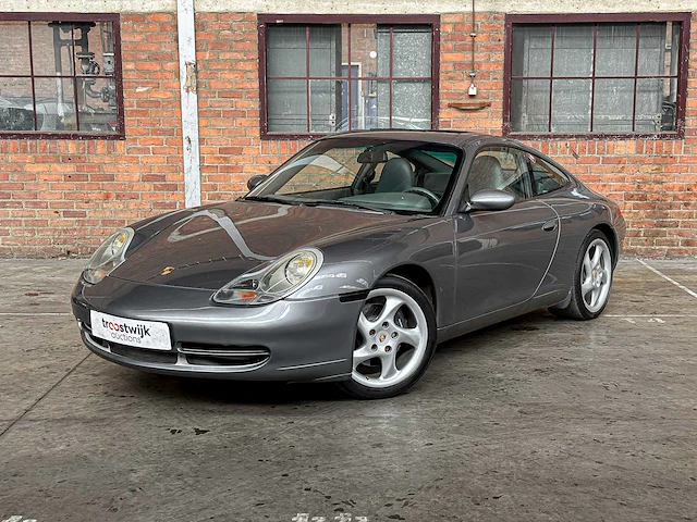 Porsche 911 996 carrera coupe 3.4 handgeschakeld 300pk 2000 -youngtimer- - afbeelding 12 van  36