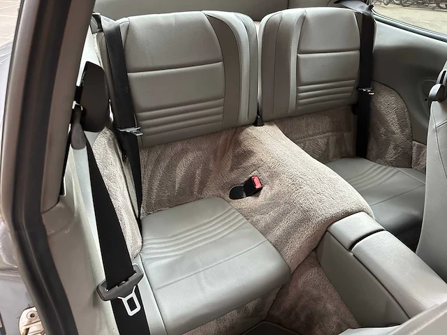 Porsche 911 996 carrera coupe 3.4 handgeschakeld 300pk 2000 -youngtimer- - afbeelding 28 van  36