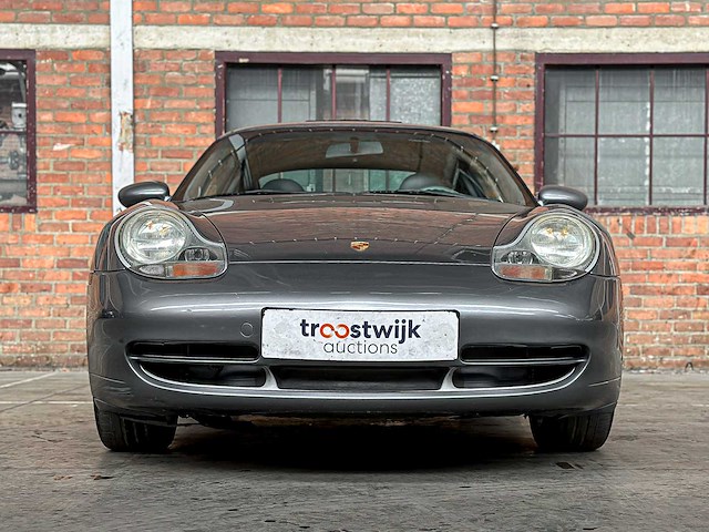 Porsche 911 996 carrera coupe 3.4 handgeschakeld 300pk 2000 -youngtimer- - afbeelding 32 van  36