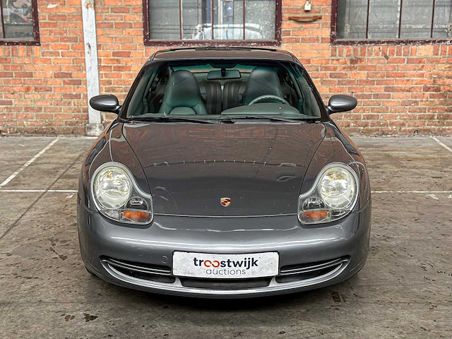 Porsche 911 996 carrera coupe 3.4 handgeschakeld 300pk 2000 -youngtimer- - afbeelding 33 van  36