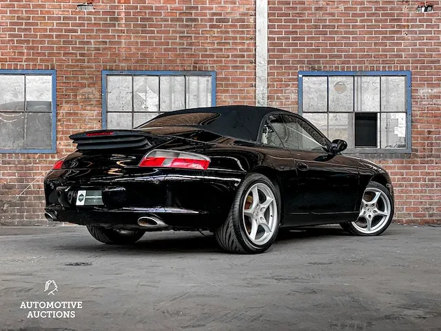 Porsche 911 996.2 carrera cabriolet 320pk 2002 -youngtimer- - afbeelding 2 van  30