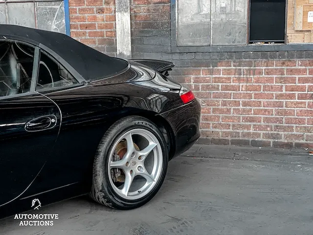 Porsche 911 996.2 carrera cabriolet 320pk 2002 -youngtimer- - afbeelding 26 van  30