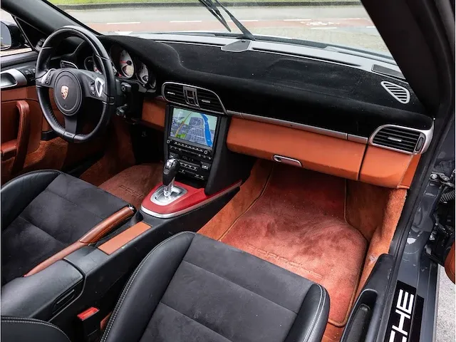 Porsche 911 997 3.6 direct fuel 380pk automaat 2012 rsr omgebouwd schuifdak 360°camera bose dab - afbeelding 8 van  45