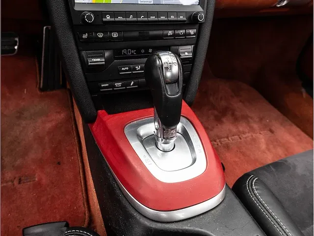 Porsche 911 997 3.6 direct fuel 380pk automaat 2012 rsr omgebouwd schuifdak 360°camera bose dab - afbeelding 13 van  45