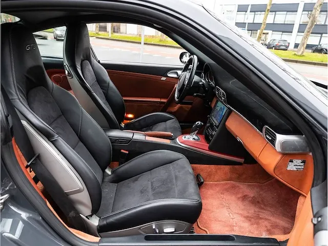 Porsche 911 997 3.6 direct fuel 380pk automaat 2012 rsr omgebouwd schuifdak 360°camera bose dab - afbeelding 22 van  45
