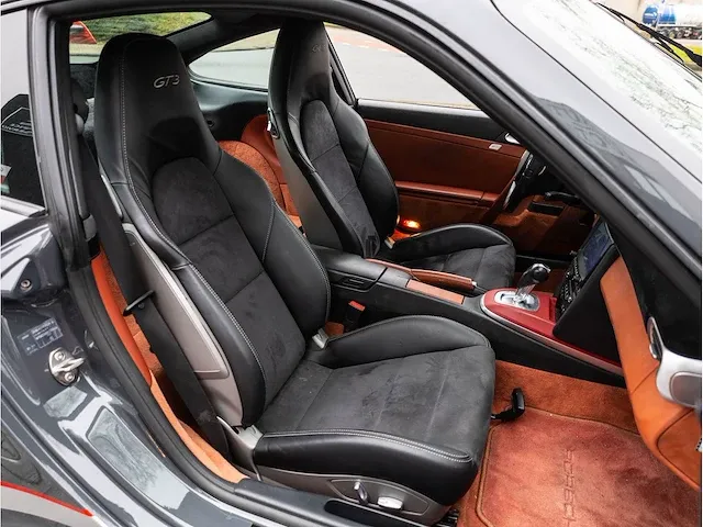 Porsche 911 997 3.6 direct fuel 380pk automaat 2012 rsr omgebouwd schuifdak 360°camera bose dab - afbeelding 24 van  45