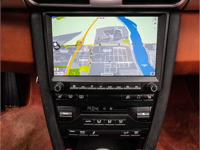 Porsche 911 997 3.6 direct fuel 380pk automaat 2012 rsr omgebouwd schuifdak 360°camera bose dab - afbeelding 11 van  45