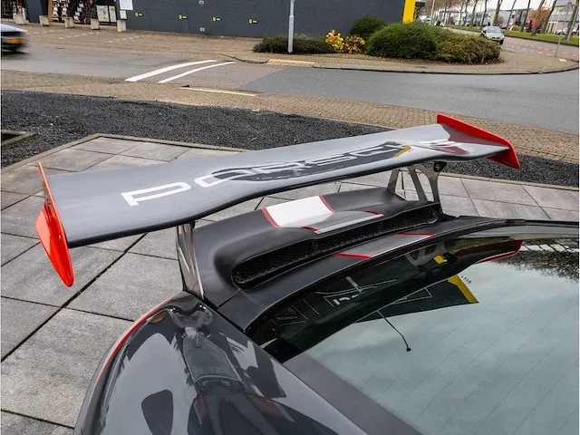 Porsche 911 997 3.6 direct fuel 380pk automaat 2012 rsr omgebouwd schuifdak 360°camera bose dab - afbeelding 33 van  45