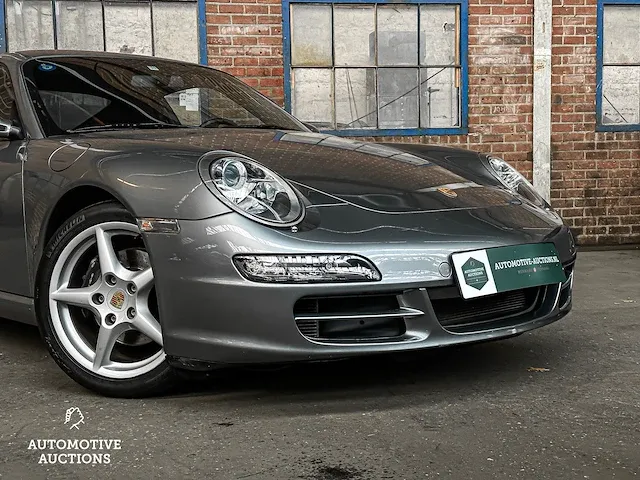 Porsche 911 997 carrera 3.6 325pk 2005 -youngtimer- - afbeelding 2 van  44
