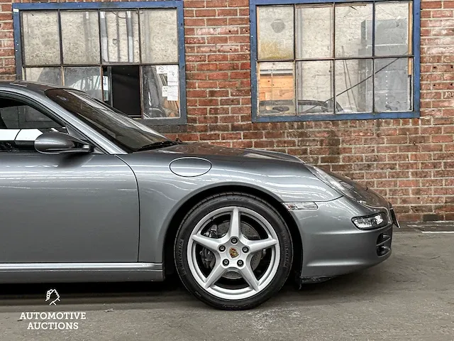 Porsche 911 997 carrera 3.6 325pk 2005 -youngtimer- - afbeelding 4 van  44