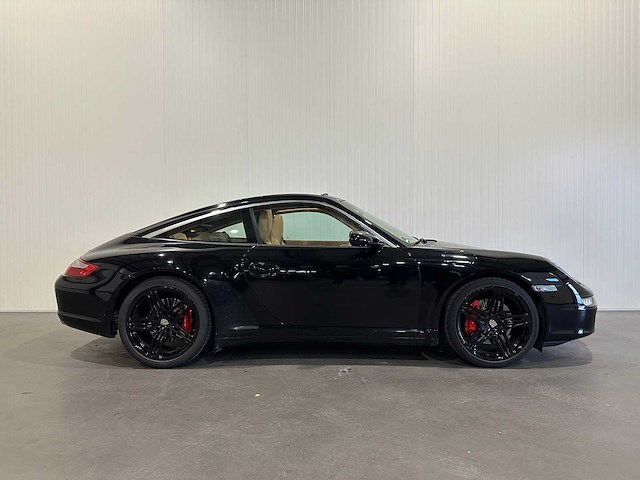 Porsche 911 997 carrera 4s targa 355pk 3.8 handgeschakeld duits kenteken - afbeelding 35 van  38