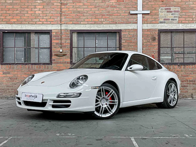 Porsche 911 997 coupé 3.6 325pk 2005 youngtimer - afbeelding 2 van  38