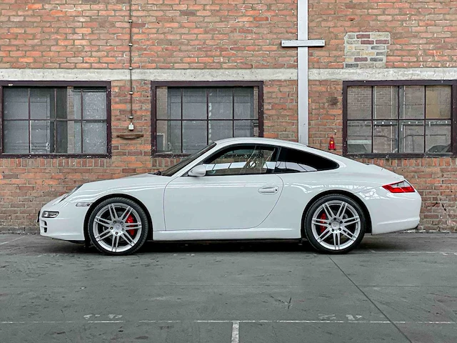 Porsche 911 997 coupé 3.6 325pk 2005 youngtimer - afbeelding 8 van  38