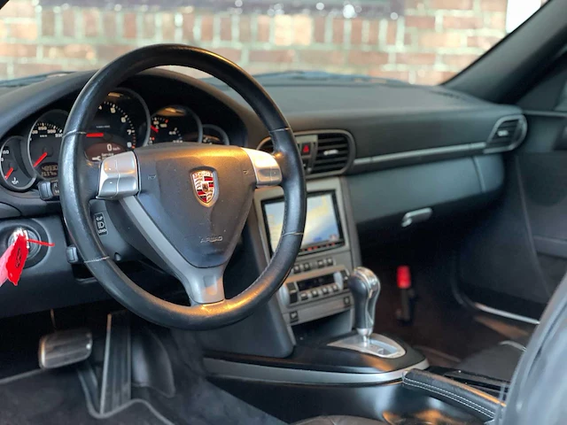 Porsche 911 997 coupé 3.6 325pk 2005 youngtimer - afbeelding 11 van  38