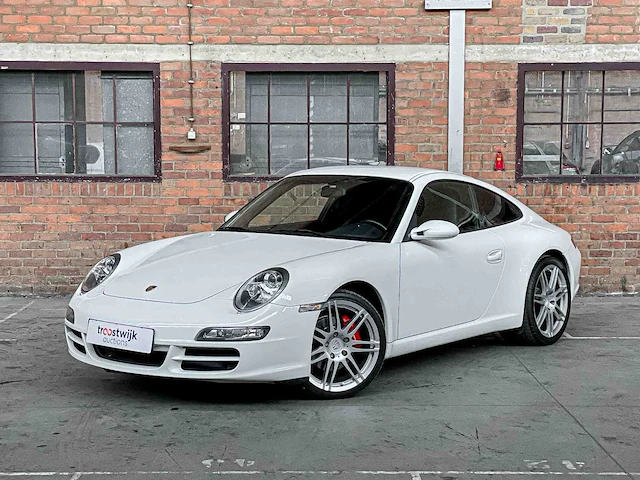 Porsche 911 997 coupé 3.6 325pk 2005 youngtimer - afbeelding 1 van  38