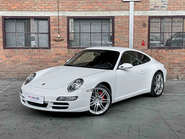 Porsche 911 997 coupé 3.6 325pk 2005 youngtimer - afbeelding 12 van  38