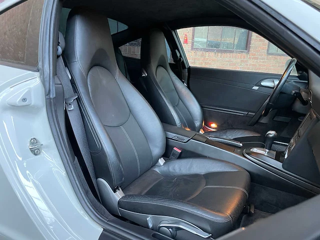 Porsche 911 997 coupé 3.6 325pk 2005 youngtimer - afbeelding 28 van  38