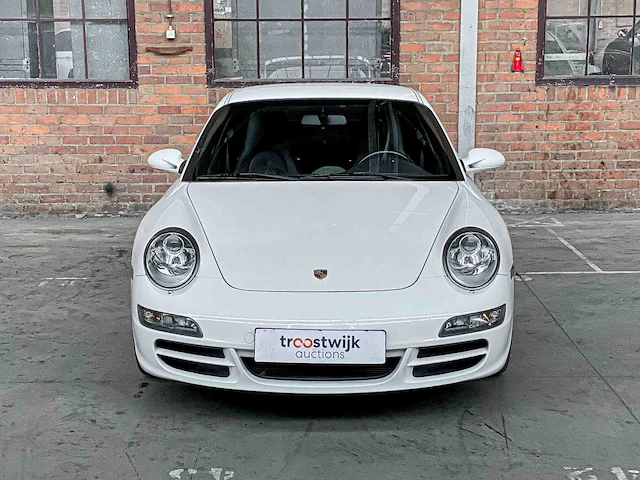 Porsche 911 997 coupé 3.6 325pk 2005 youngtimer - afbeelding 33 van  38