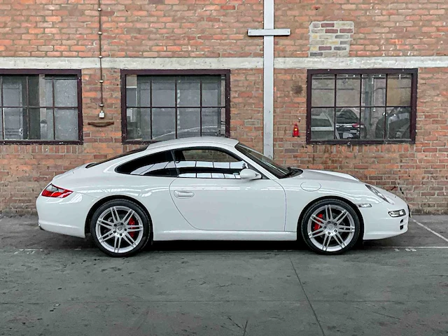 Porsche 911 997 coupé 3.6 325pk 2005 youngtimer - afbeelding 37 van  38