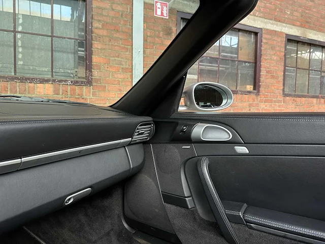 Porsche 911 997 turbo cabriolet 3.6 tt handgeschakeld 480pk 2009 - afbeelding 28 van  44