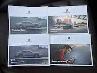 Porsche 911 cabrio 3.0 carrera s | forest green | 2020 | 00-35-25 - afbeelding 25 van  26