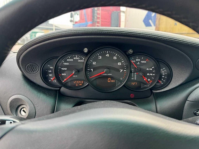 Porsche 911 cabrio 3.4 carrera 4 hardtop org. nl-auto nieuwstaat 5421 - afbeelding 27 van  42