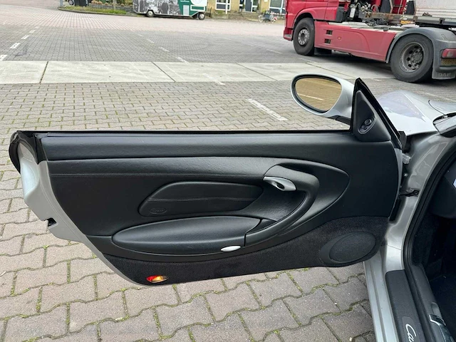 Porsche 911 cabrio 3.4 carrera 4 hardtop org. nl-auto nieuwstaat 5421 - afbeelding 35 van  42