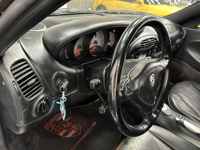 Porsche 911 cabrio youngtimer > 15 - 1999 - afbeelding 14 van  42