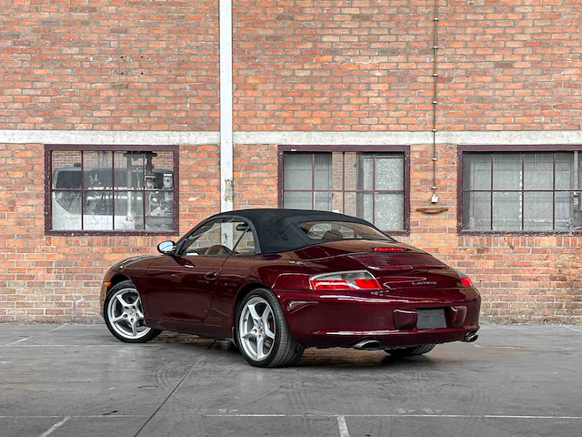 Porsche 911 cabriolet 996 carrera 3.6 320pk 2004 youngtimer - afbeelding 4 van  33