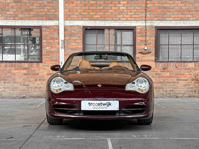 Porsche 911 cabriolet 996 carrera 3.6 320pk 2004 youngtimer - afbeelding 23 van  33