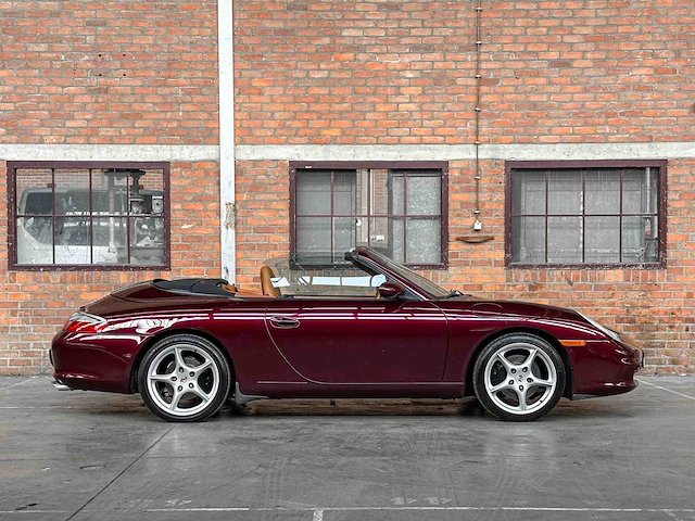 Porsche 911 cabriolet 996 carrera 3.6 320pk 2004 youngtimer - afbeelding 31 van  33