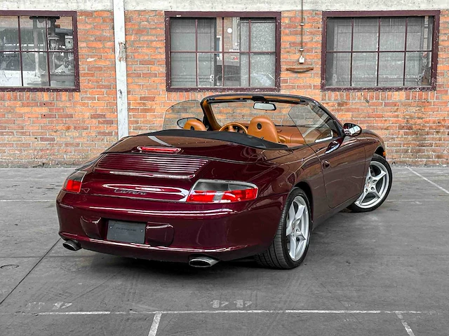Porsche 911 cabriolet 996 carrera 3.6 320pk 2004 youngtimer - afbeelding 33 van  33