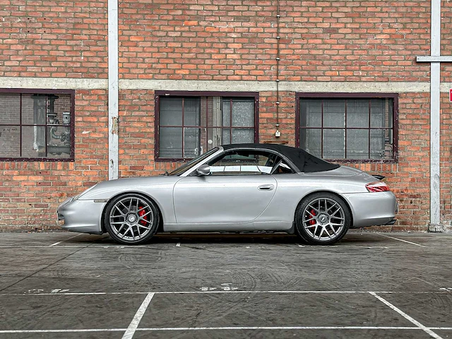 Porsche 911 cabriolet carrera 3.6 996 320p 2003 youngtimer handgeschakeld - afbeelding 17 van  40