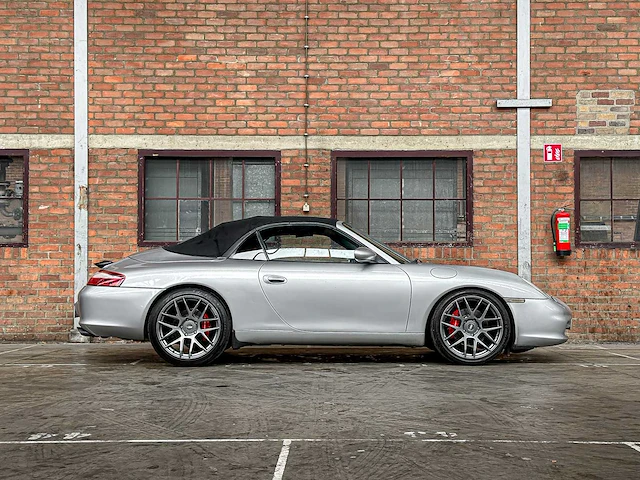 Porsche 911 cabriolet carrera 3.6 996 320p 2003 youngtimer handgeschakeld - afbeelding 2 van  40