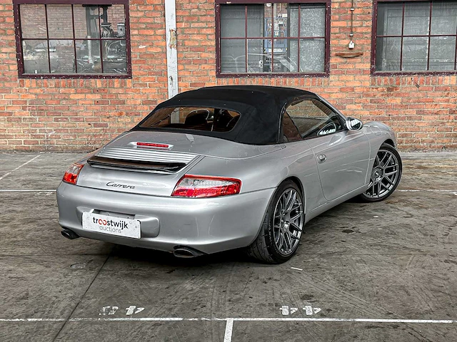 Porsche 911 cabriolet carrera 3.6 996 320p 2003 youngtimer handgeschakeld - afbeelding 4 van  40