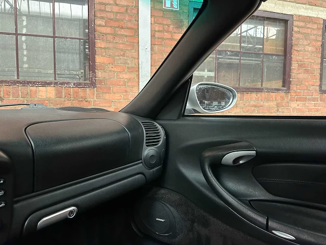 Porsche 911 cabriolet carrera 3.6 996 320p 2003 youngtimer handgeschakeld - afbeelding 20 van  40