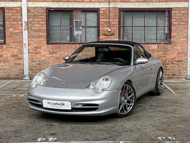 Porsche 911 cabriolet carrera 3.6 996 320p 2003 youngtimer handgeschakeld - afbeelding 12 van  40