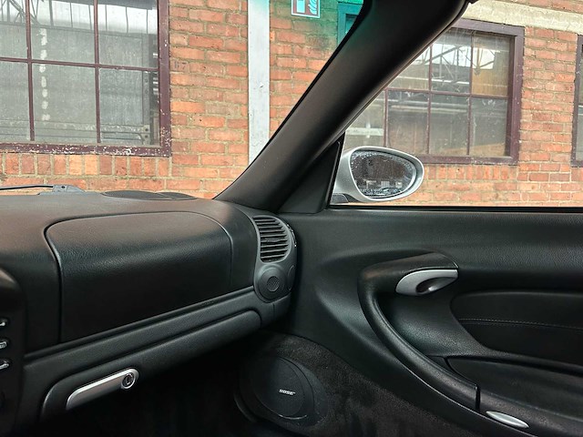 Porsche 911 cabriolet carrera 3.6 996 320p 2003 youngtimer handgeschakeld - afbeelding 20 van  40