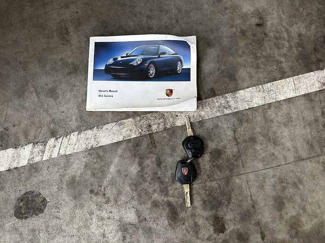 Porsche 911 cabriolet carrera 3.6 996 320p 2003 youngtimer handgeschakeld - afbeelding 35 van  40