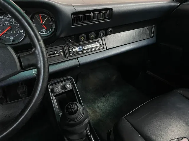 Porsche 911 carrera 207pk 1984 -youngtimer- - afbeelding 29 van  66